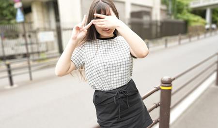 10musume 111125_01 舌を出しピースでアヘ顔晒しちゃう百戦錬磨の娘