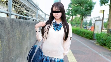 10musume-081926_01 制服娘を電車でイタズラ 根岸由香