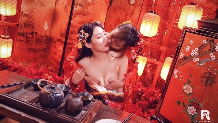AV-2415225311 amateur