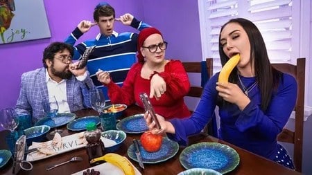 (WEST) Freeuse Fantasy – Lily Jordan – Its a Holiday for Fucks Sake Dont Use Your Phone When Your Family is Fucking You 2026-09-10